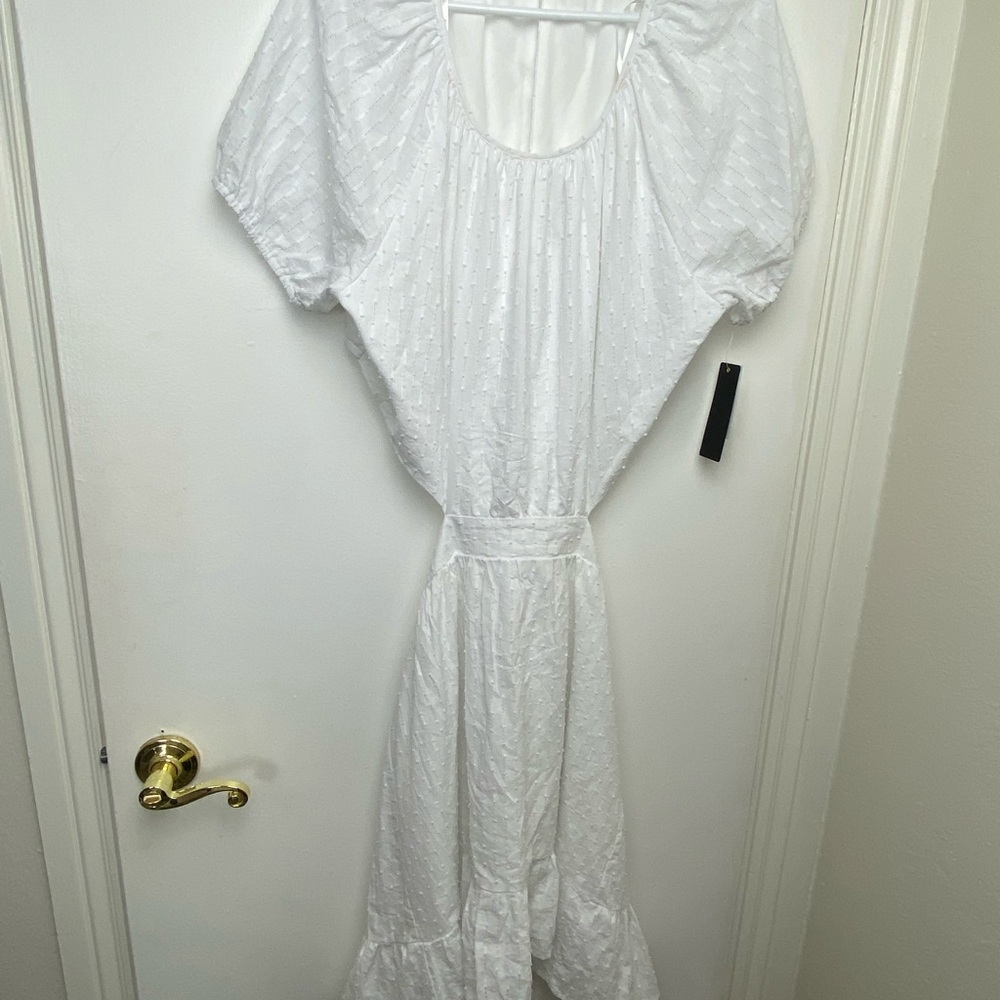 City trianglesXXL white,open back swiss dot dress.Puff sleeve ruffle bottom,MIDI